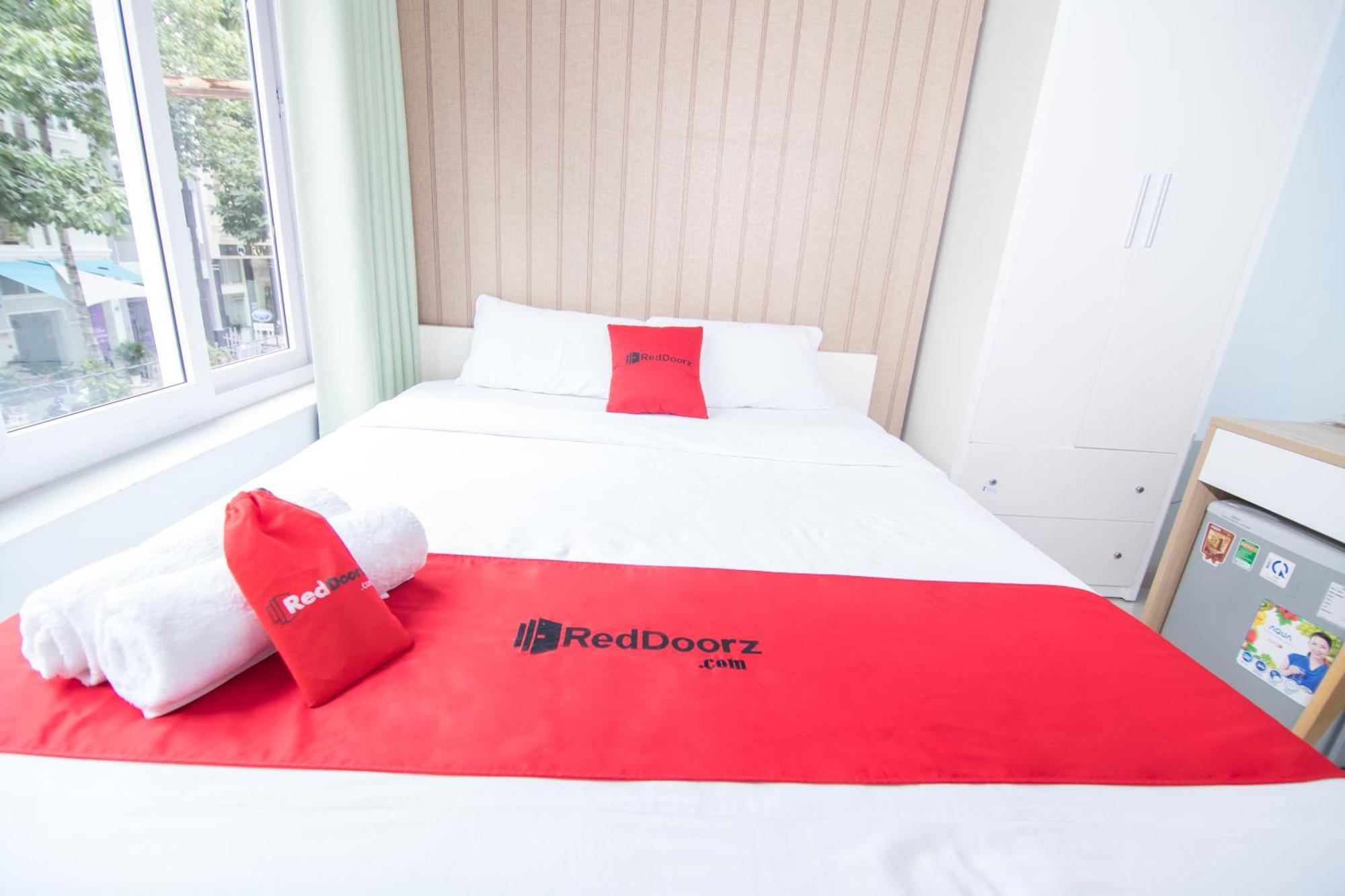 Reddoorz Near Sc Vivocity Mall 2 Хошимін Екстер'єр фото